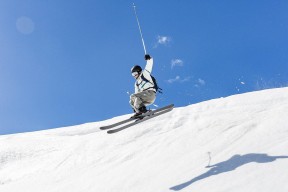 江苏体彩_体育赛场上的无形较量，当竞技符号触碰历史警戒线