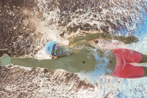 【江苏体彩】佩里开局陷犯规危机！首节未竟已领三犯震惊赛场