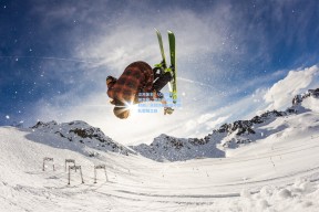 江苏体彩：U23国足门将李昊，梦中浮现的抛起时刻，点球决胜助推中国队荣耀之路