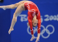 江苏体彩_马塞利诺庆祝到一半突然沉默，巴萨绝杀夜背后的战术赌局与VAR悬念