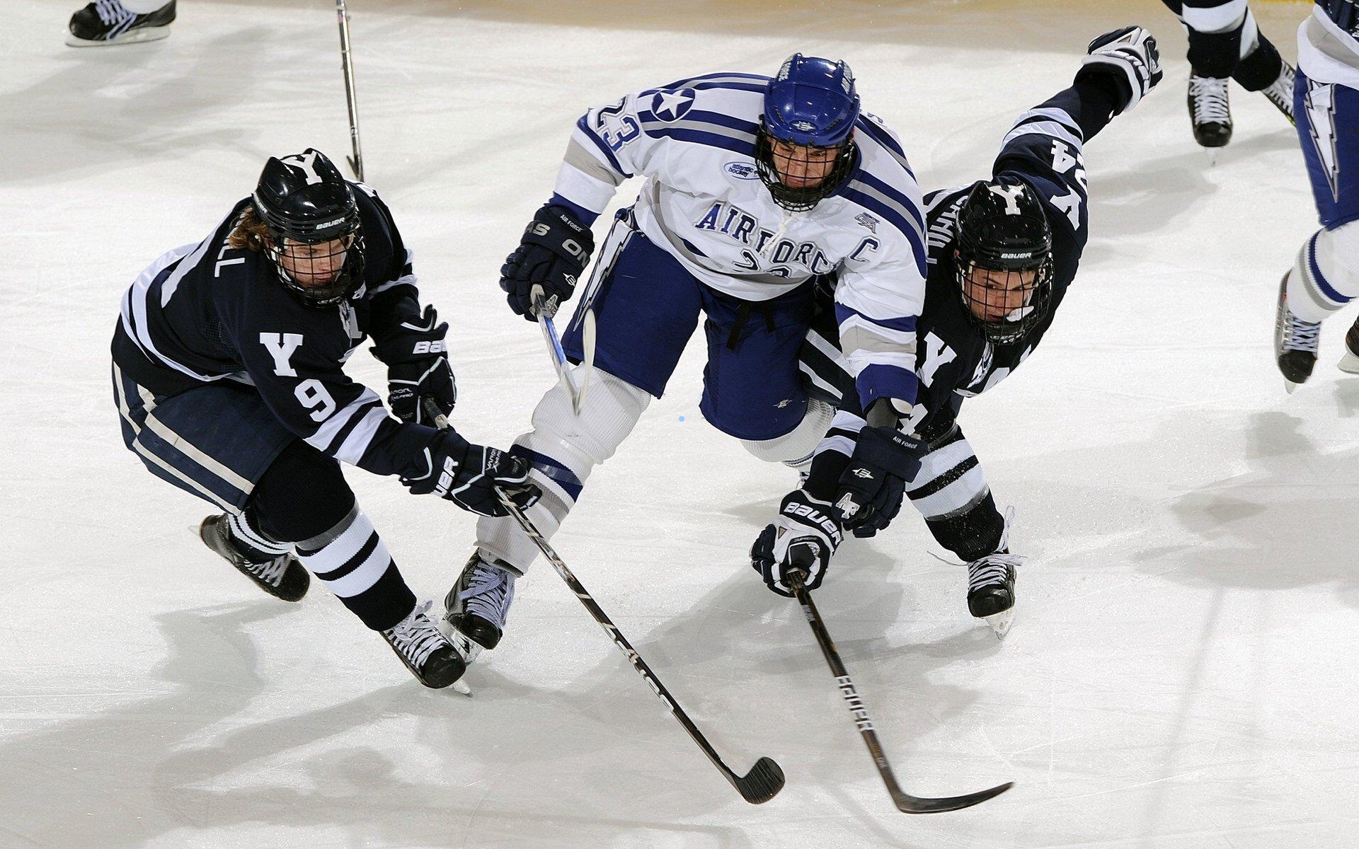 失点与红牌双重逆境下，拜仁坚韧取胜彰显冠军本色